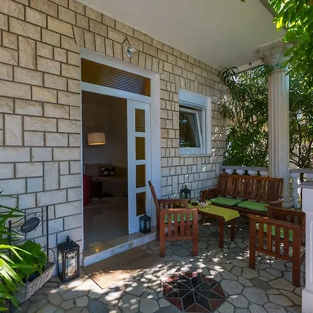 One-bedroom In Ii Apartment *